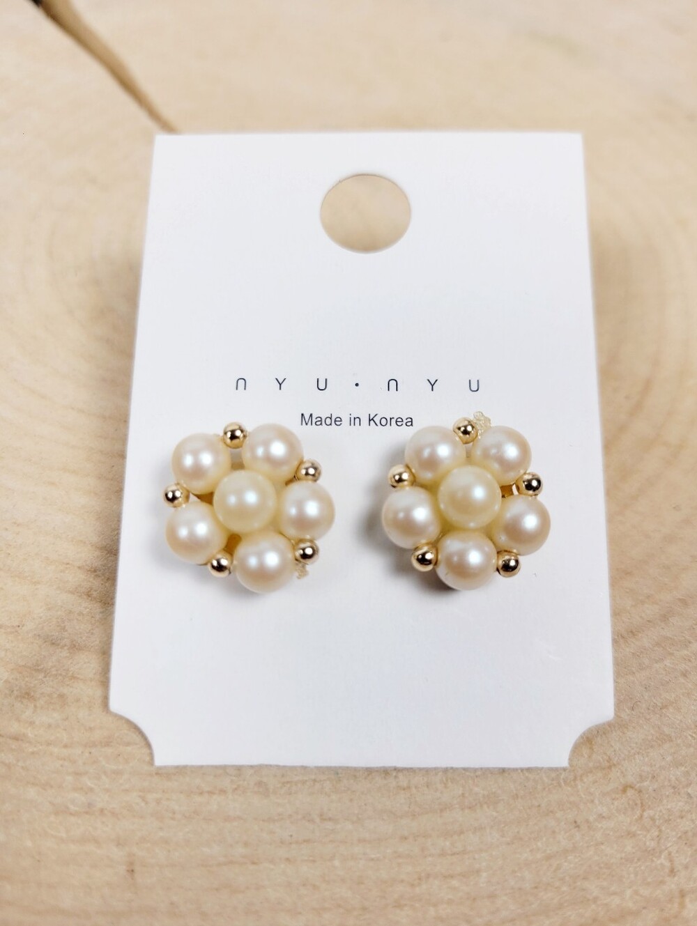 Brand New Gold Tone Pearl Flower Stud Earrings
